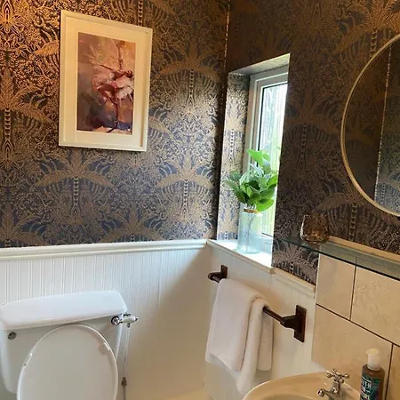 Sycamore Guest house *